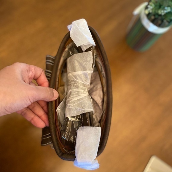 Montana west embroidery collection crossbody bag - Picture 6 of 8